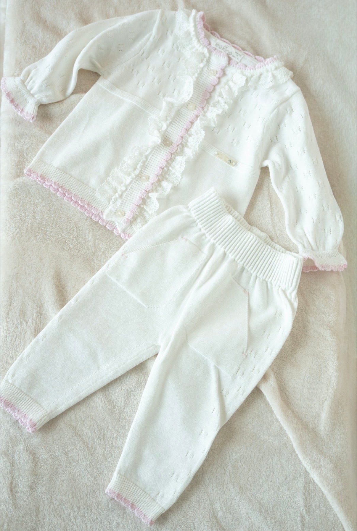 Gebreid Baby Pakje Wit met Roze
