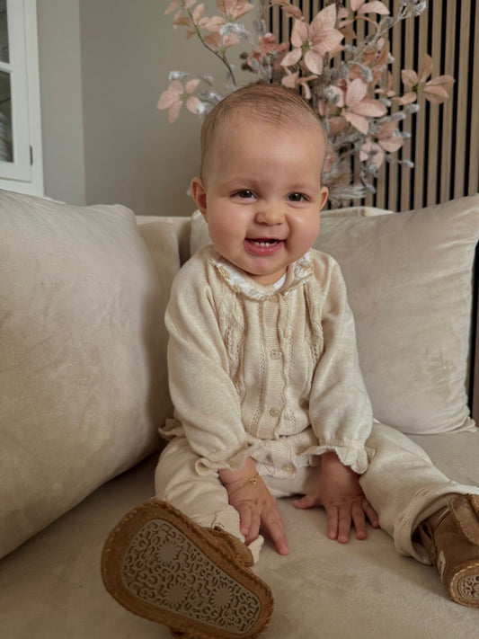 Beige Set met Kraagje & Ruffle Mouwtjes